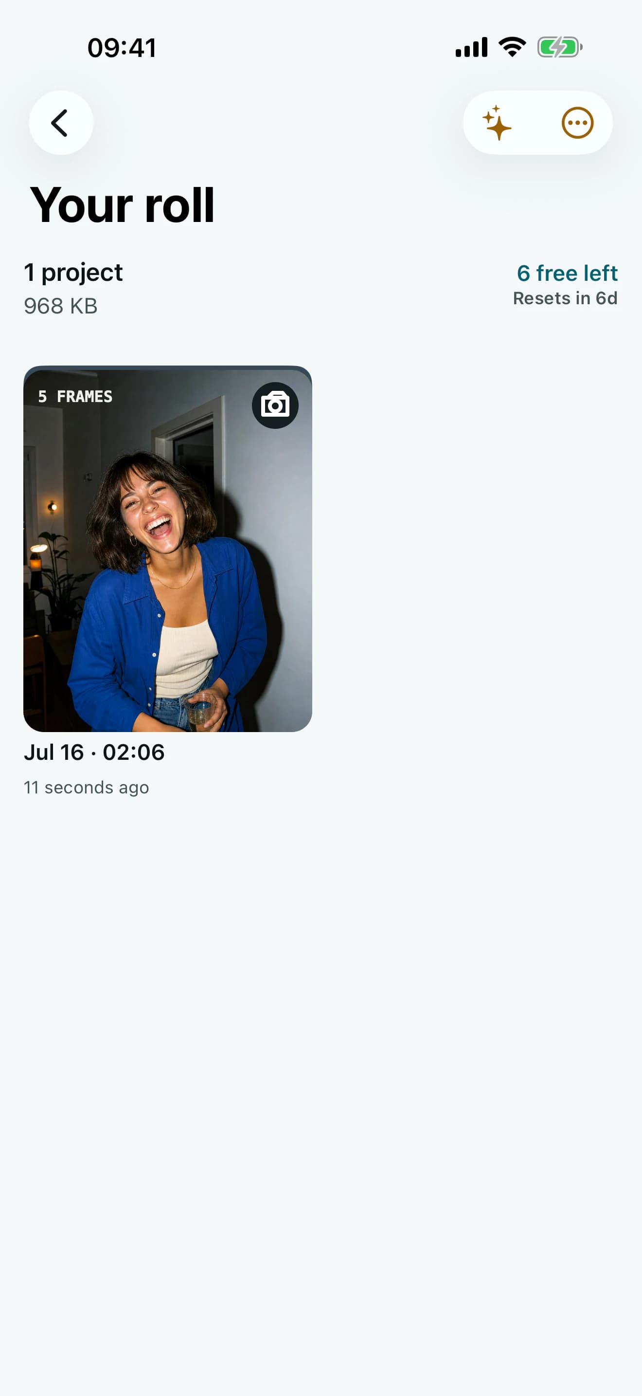 Wigglegram library with a saved moving portrait